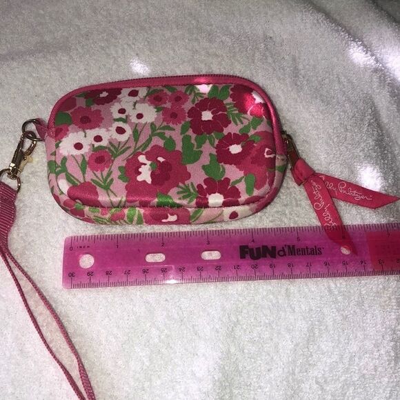 Lilly Pulitzer - Picture 3 of 5